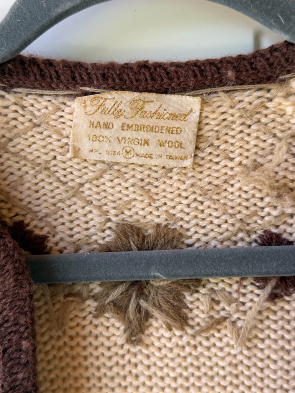 100% Virgin Wool Hand Loomed Cardigan Sz M - Picture 3 of 4